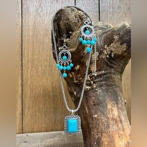 NWOT Faux Turquoise Necklace And Earrings Set
